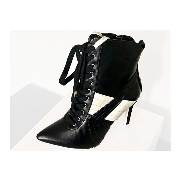 Cape Robbin Gigi-1 Womens Black Lace Up Ankle Boot - Picture 1 of 1